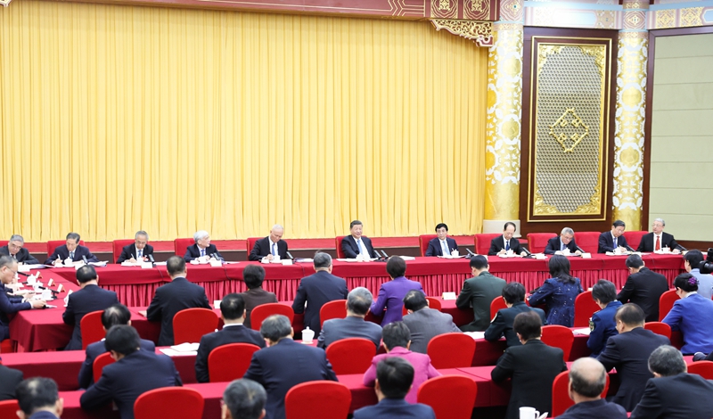 習(xí)近平在看望參加政協(xié)會議的民盟民進(jìn)教育界委員時(shí)強(qiáng)調(diào): 強(qiáng)化教育對科技和人才支撐作用? 形成人才輩出人盡其才才盡其用生動局面